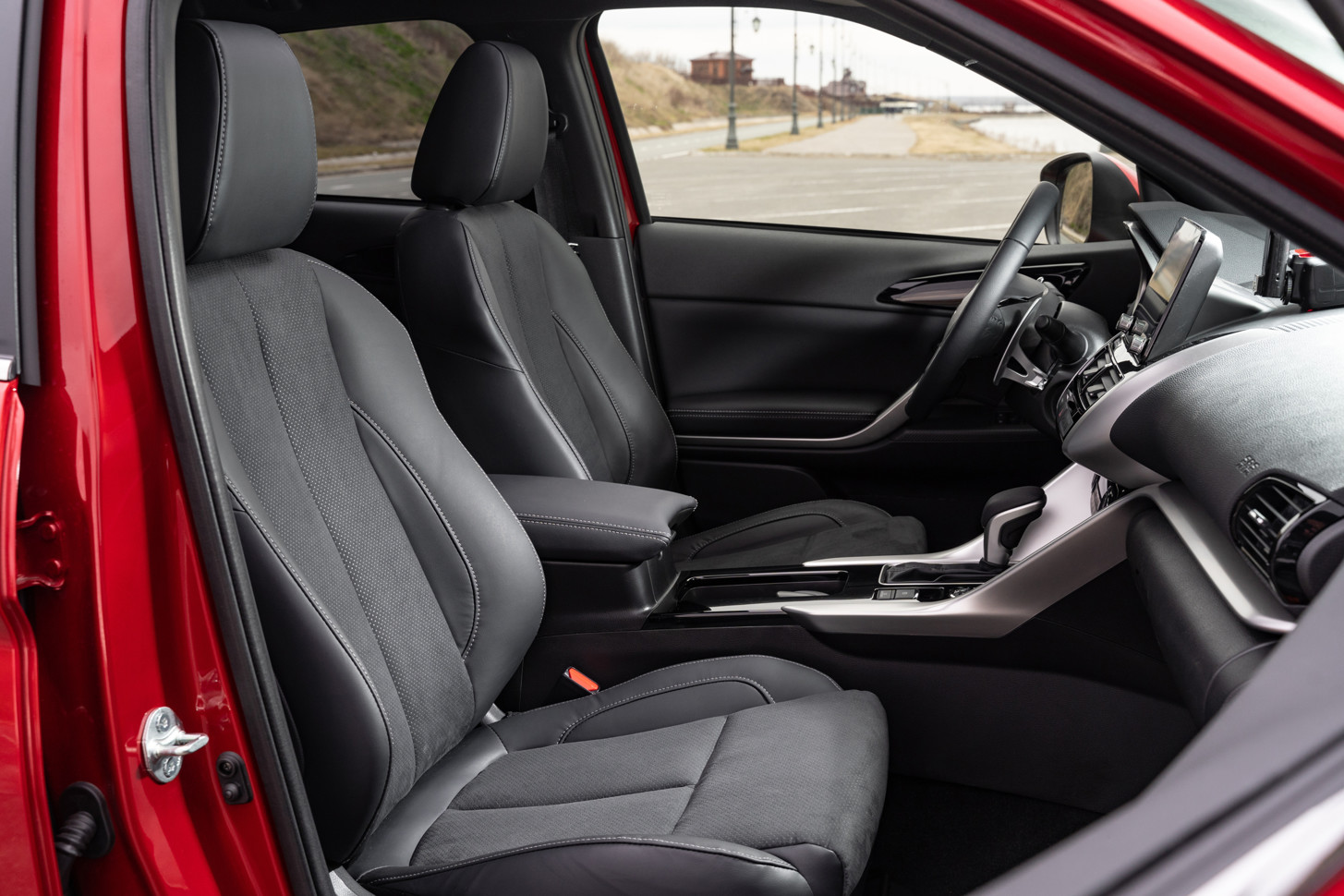 Обновленный Eclipse Cross Обновленный Eclipse Cross