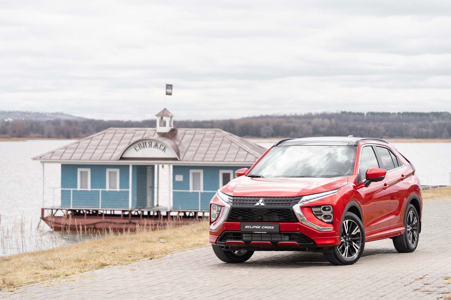 Обновленный Eclipse Cross Обновленный Eclipse Cross