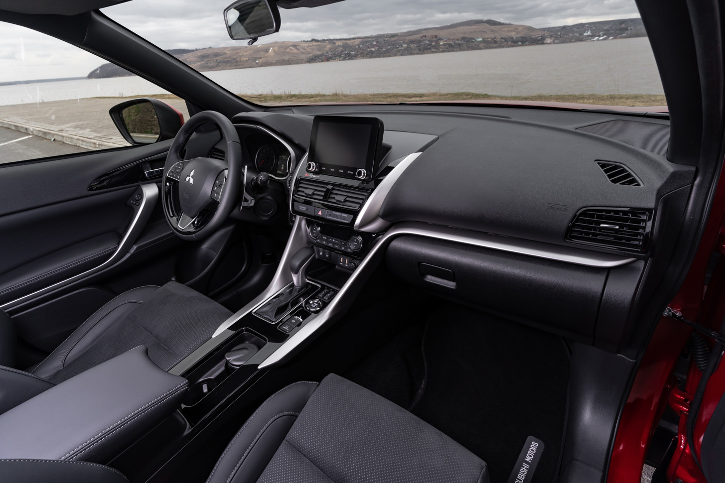 Обновленный Eclipse Cross Обновленный Eclipse Cross